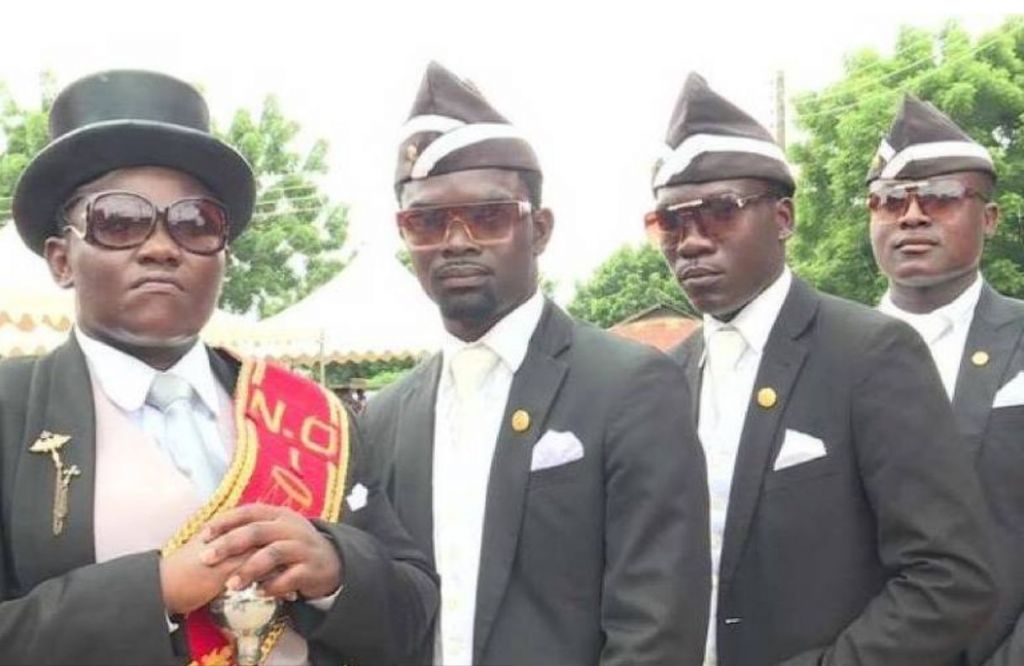 dançarinos de funeral de Gana